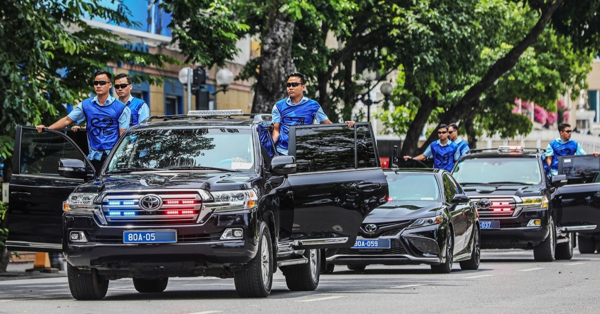 Ngắm dàn xe đặc chủng của lực lượng cảnh vệ luyện tập trên phố Hà Nội