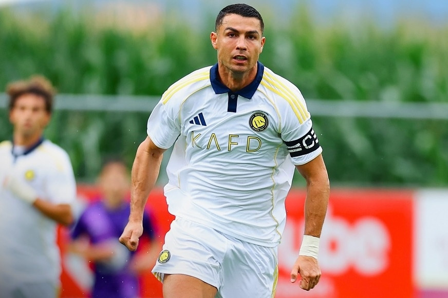 Ronaldo ghi bàn giúp Al Nassr thắng ngược