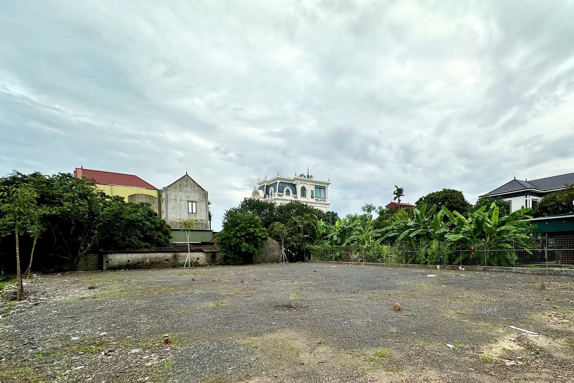 Sổ đỏ có nét đứt vẽ tay phân định đất ở và đất nông nghiệp: Bỏ đi được không?