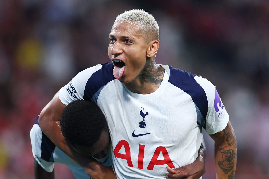 Tottenham đánh bại Arsenal ngày ra mắt Gyokeres