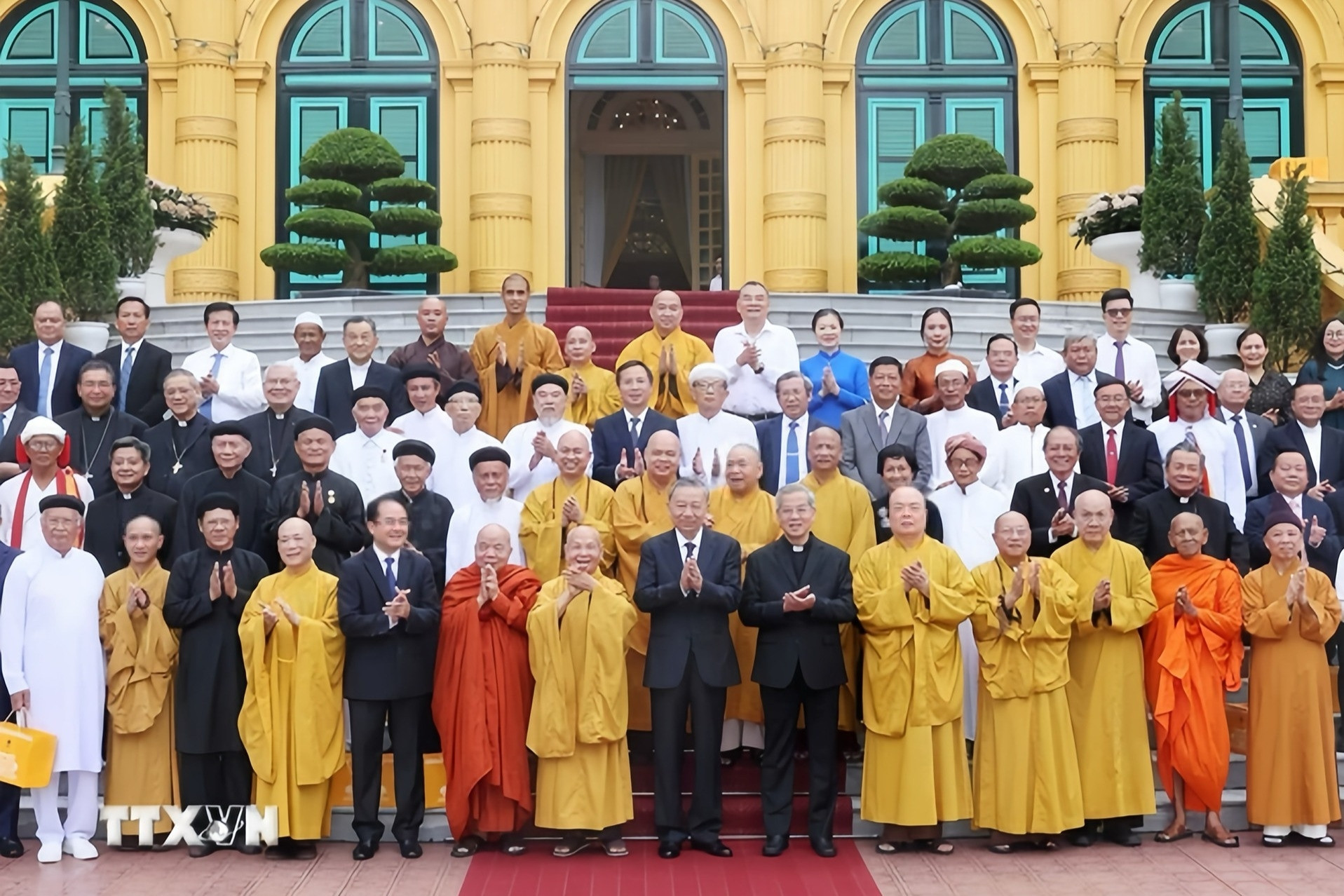 Việt Nam có 16 tôn giáo, gần 28 triệu tín đồ