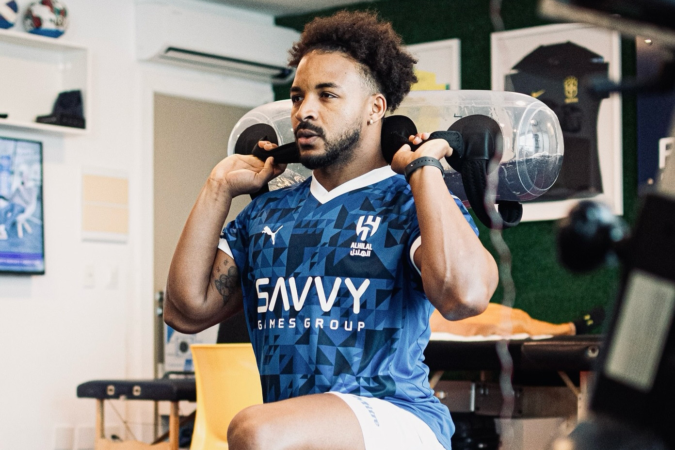 Xuân Son bất ngờ 'diện' áo đội bóng nhà giàu Saudi Arabia