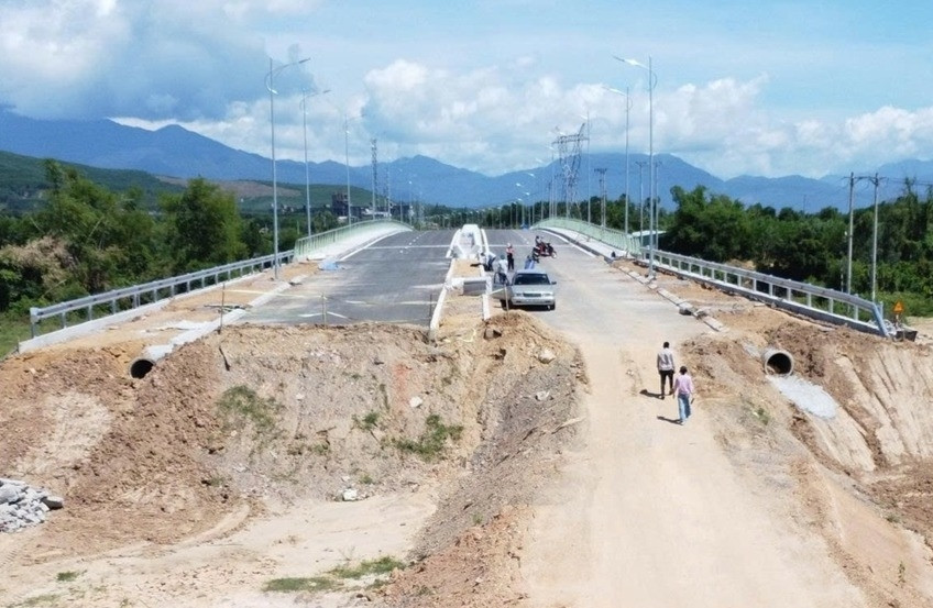 Bản tin sáng 4/7: Cầu hàng trăm tỷ ở Đà Nẵng thông xe rồi bất ngờ rào chắn lại