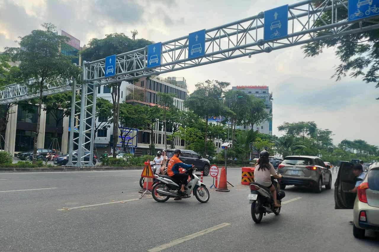 Tách làn trên đường Võ Chí Công từ 9/7, ô tô đi làn hỗn hợp chỉ được rẽ phải