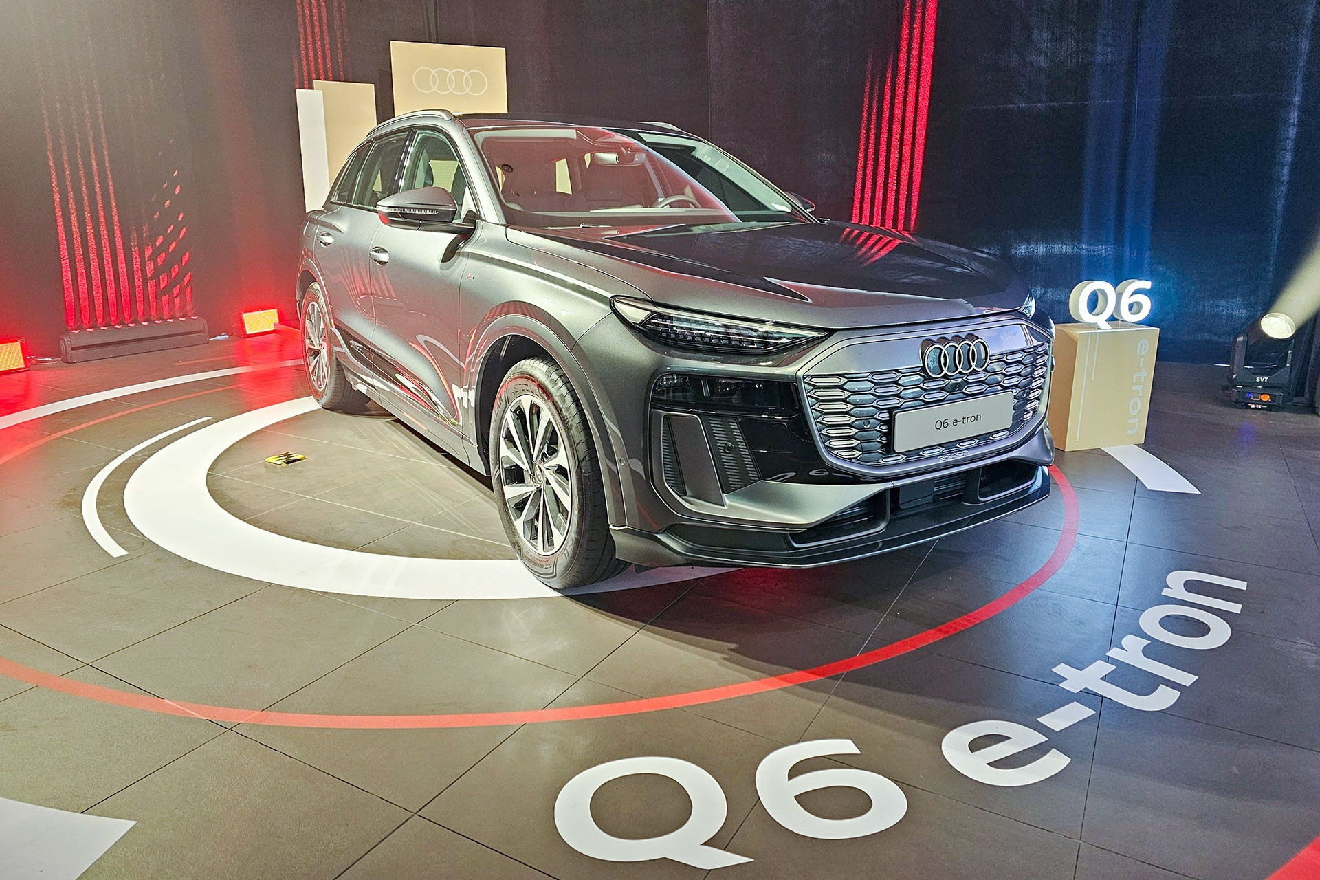 Audi Q6 e-tron ra mắt, BMW iX3 tại Việt Nam có đối thủ