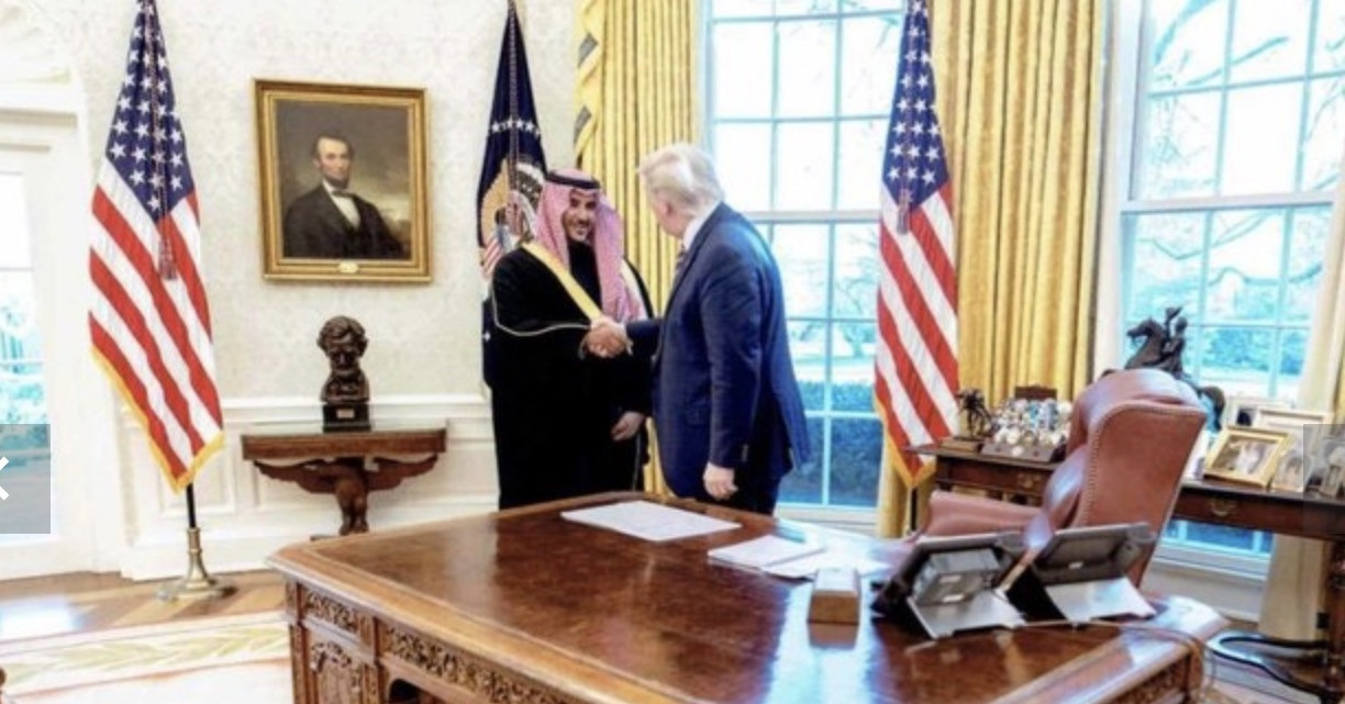 Bộ trưởng Quốc phòng Ảrập Xêút bí mật gặp ông Trump
