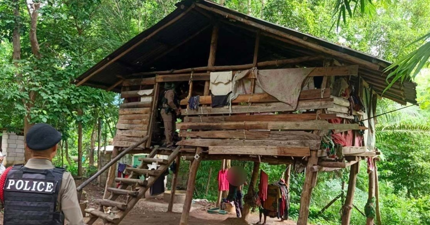 Cậu bé sống cùng bầy chó, 8 tuổi không biết nói tiếng người