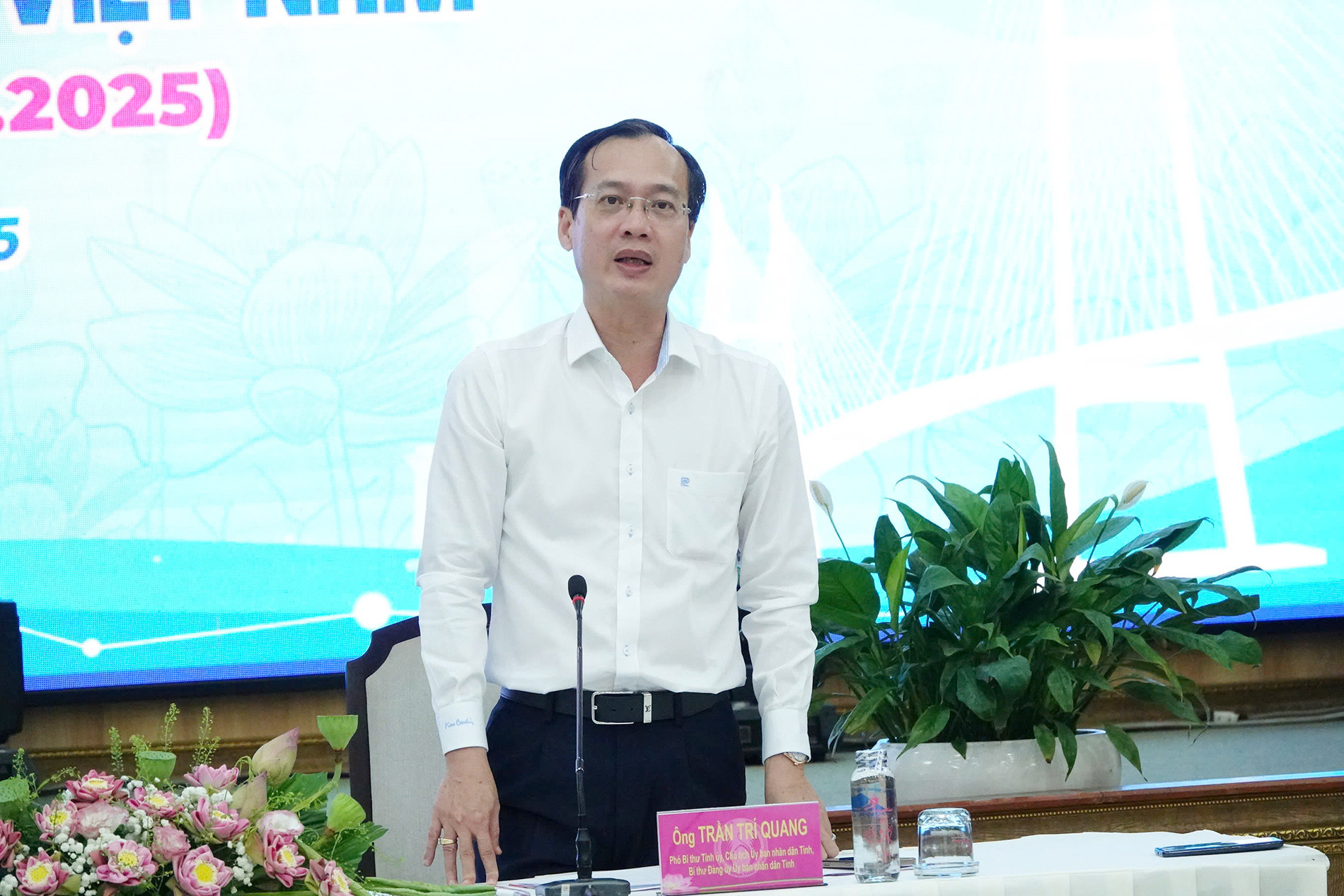 Chủ tịch Đồng Tháp.jpg