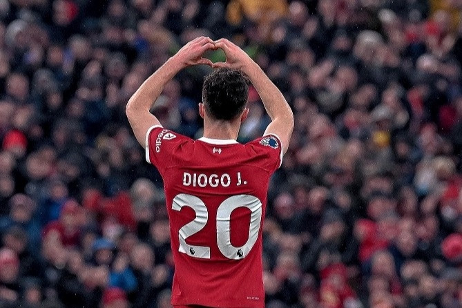 Liverpool treo vĩnh viễn áo số 20 của Diogo Jota