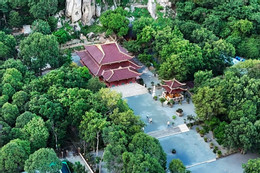 Nét độc đáo của thiền viện ẩn mình dưới chân núi ở TPHCM