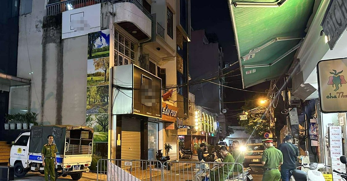 Người đàn ông rơi xuống từ ngôi nhà cao tầng ở Hà Nội