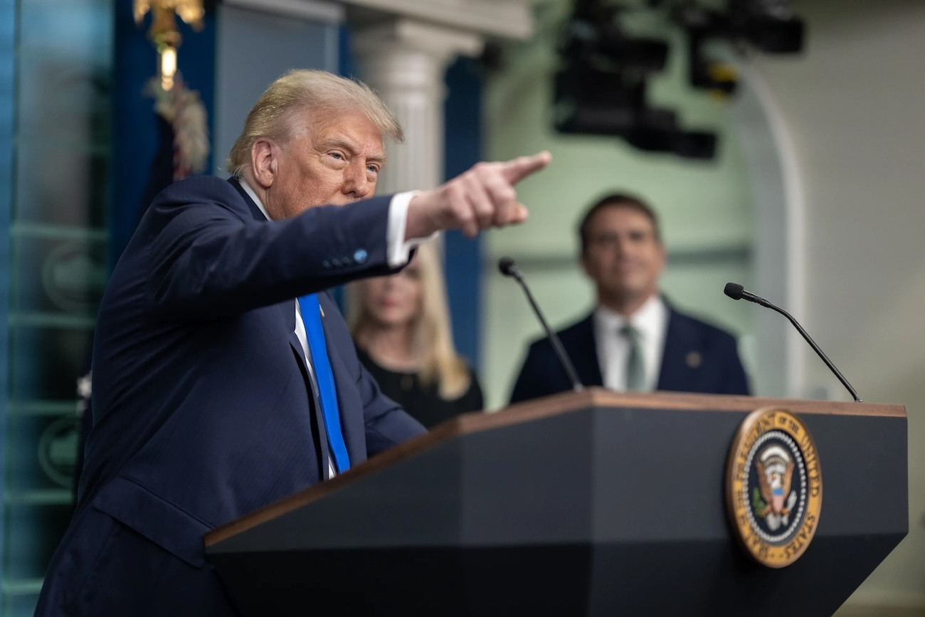 Ông Trump gây thêm sức ép lên 'người đàn ông quyền lực': Điều gì xảy ra?
