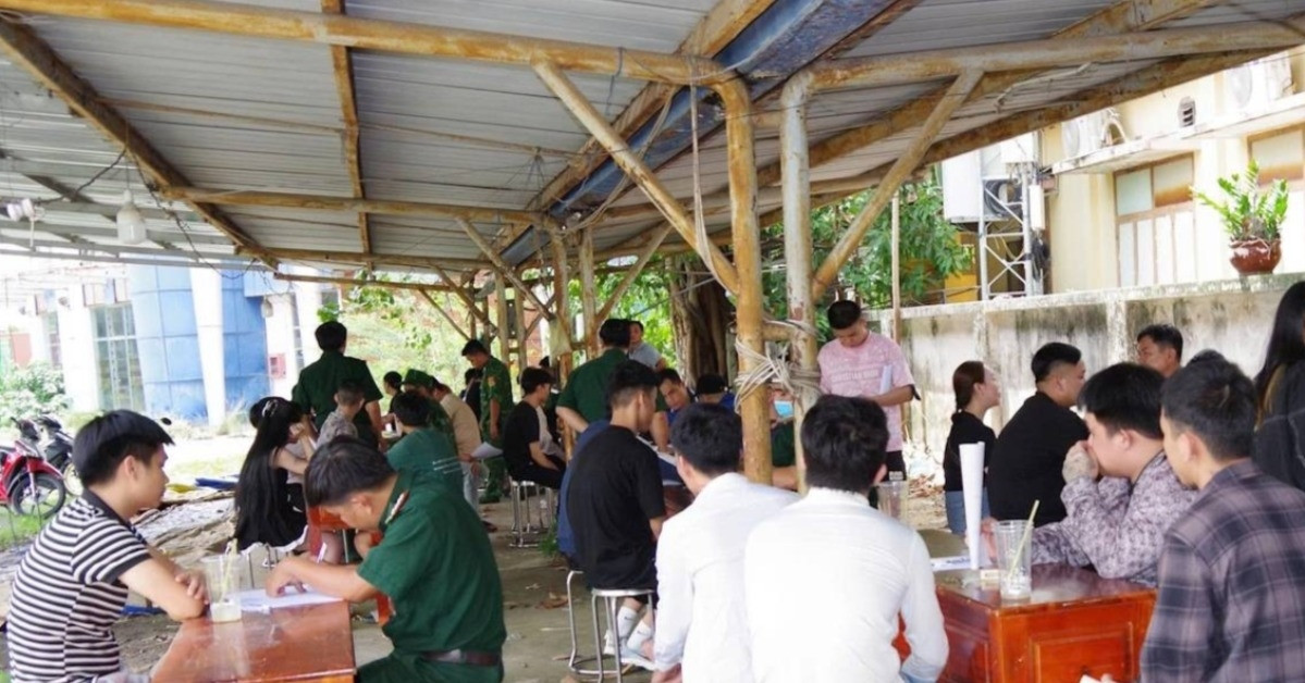 Tây Ninh tiếp nhận 38 công dân lao động trái phép từ Campuchia