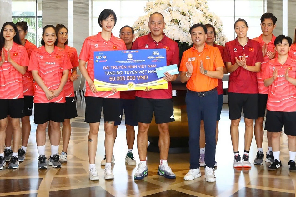 Thanh Thúy, Bích Tuyền nhận tin vui trước bán kết VTV Cup