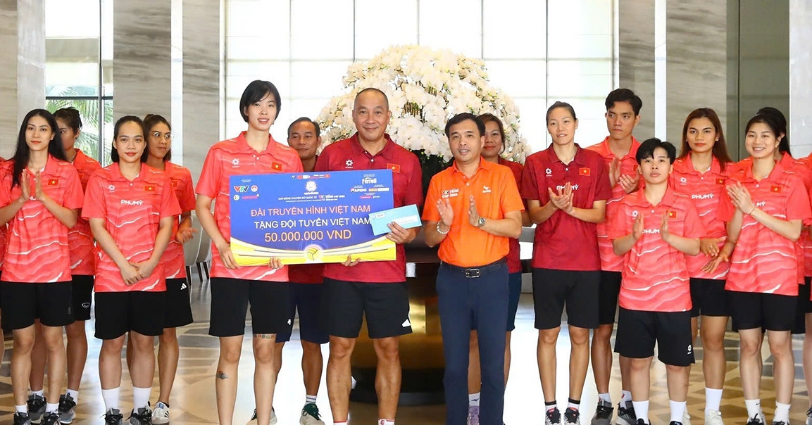 Thanh Thúy, Bích Tuyền nhận tin vui trước bán kết VTV Cup