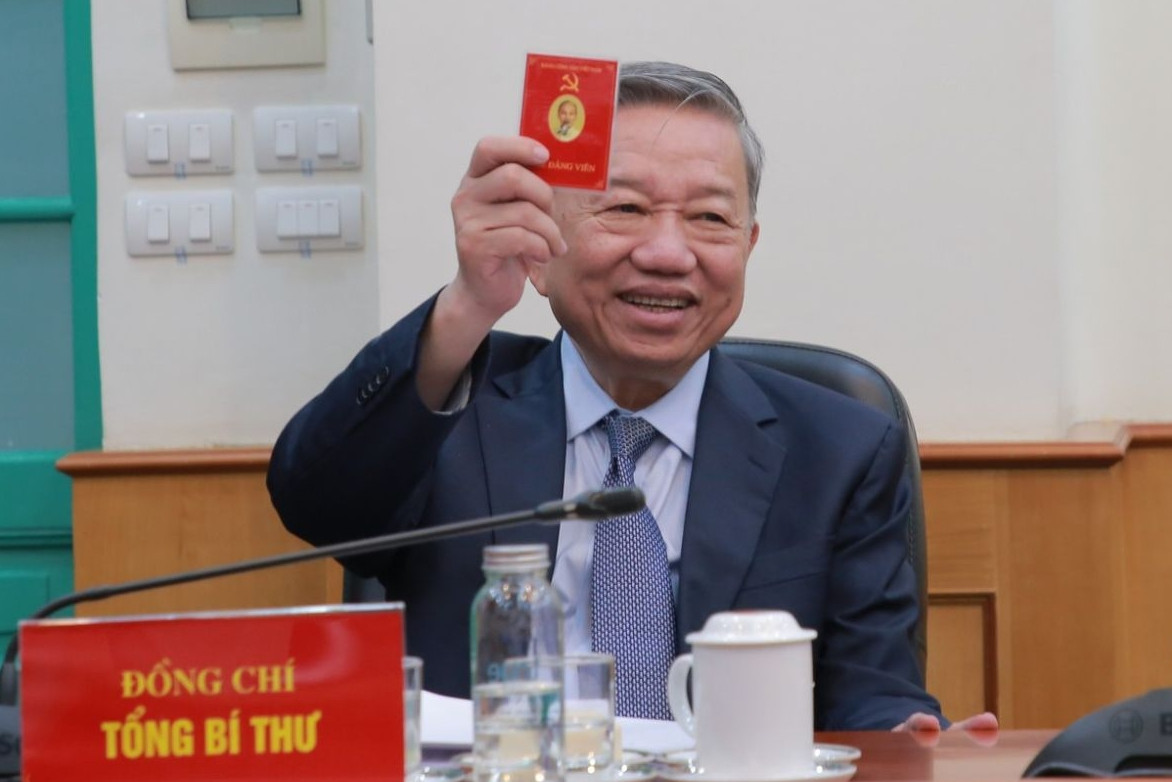 Tổng Bí thư: Trước hết phải đúng vai, thuộc bài và khép mình trong một tổ chức