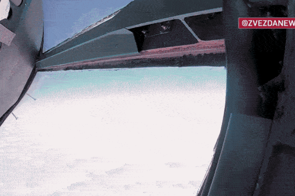 Video máy bay Su-34 của Nga oanh tạc cơ sở điều khiển UAV của Ukraine