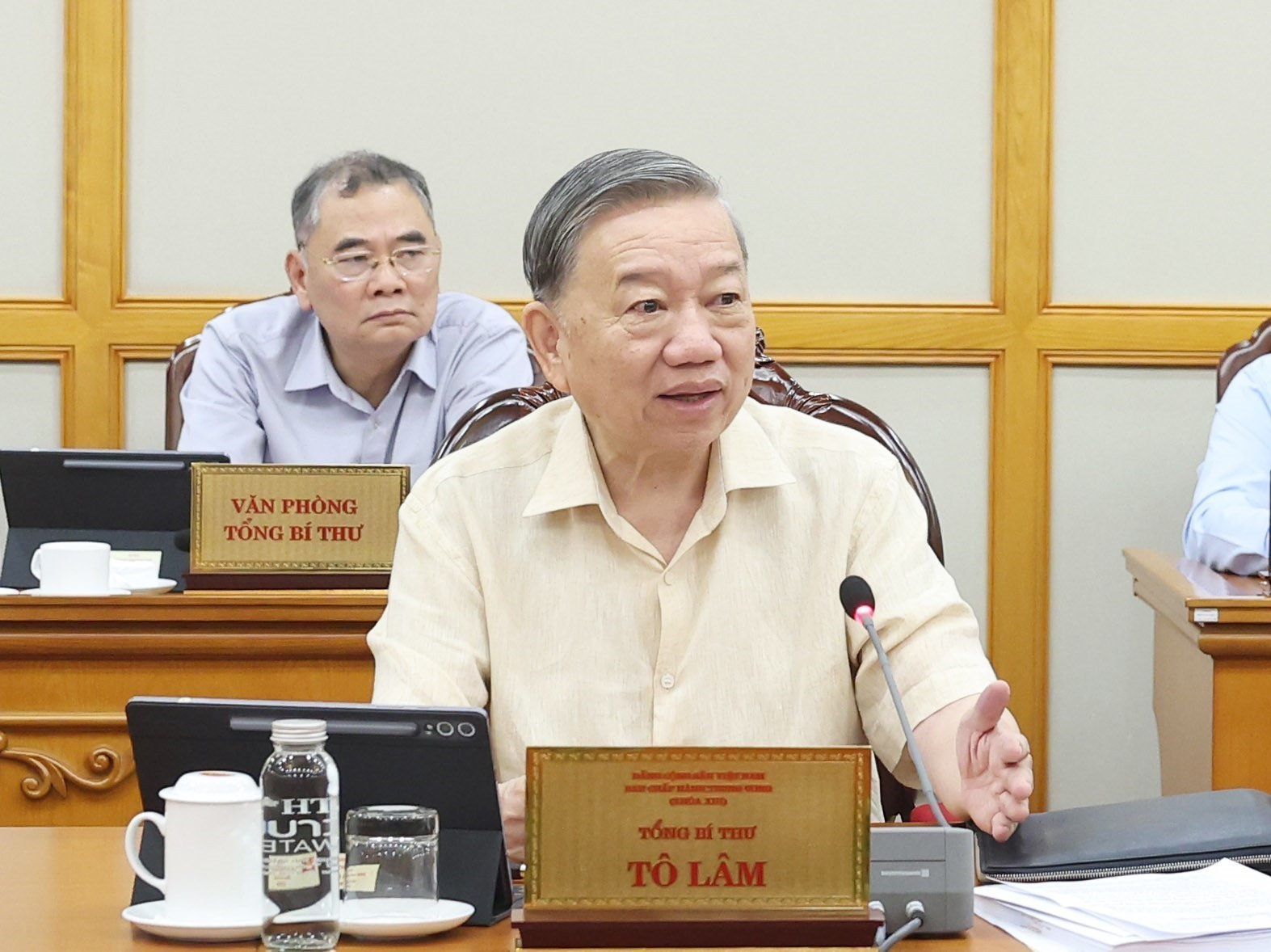 vna_potal_tong_bi_thu_to_lam_chu_tri_cuoc_hop_bo_chinh_tri_ban_bi_thu_cho_y_kien_ve_tinh_hinh_thuc_hien_ve_sap_xep_to_chuc_bo_may_va_don_vi_hanh_chinh_8130879.jpg
