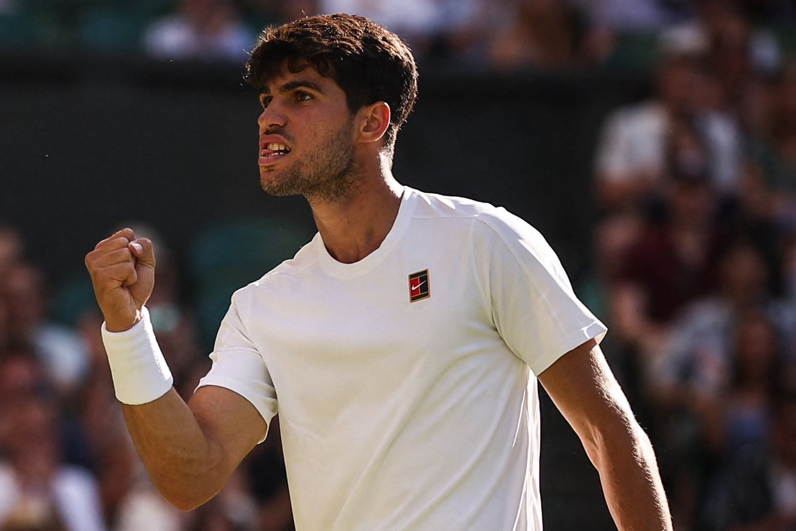 Alcaraz bừng tỉnh, lấy vé đi tiếp tại Wimbledon sau 4 set kịch tính