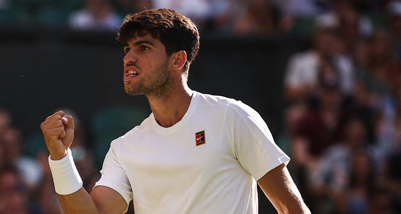 Alcaraz bừng tỉnh, lấy vé đi tiếp tại Wimbledon sau 4 set kịch tính