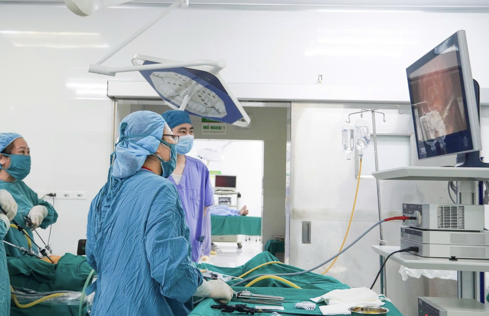 Bất ngờ phát hiện u quái có chứa da, tóc trong lần kiểm tra sức khỏe tổng quát