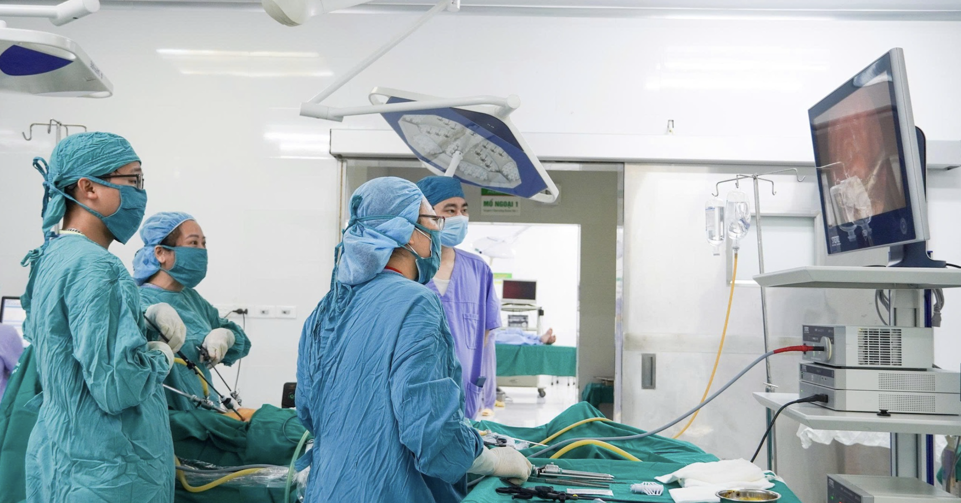 Bất ngờ phát hiện u quái có chứa da, tóc trong lần kiểm tra sức khỏe tổng quát