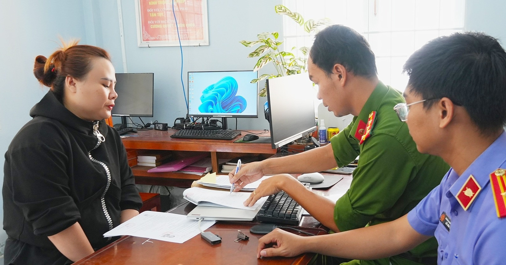 Cô gái bị khởi tố vì không trả lại 100 triệu đồng cho người chuyển khoản nhầm