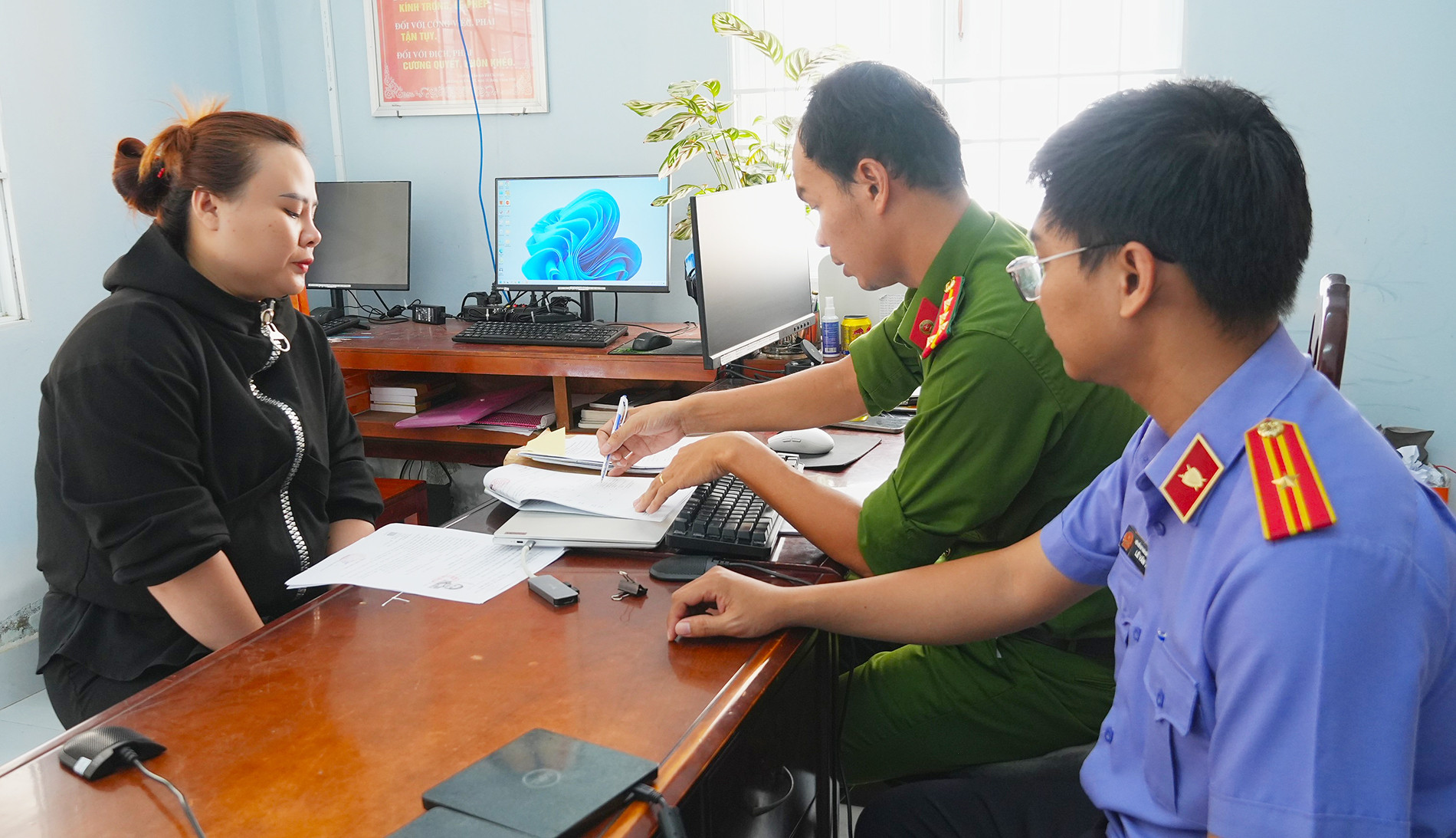 Cơ quan Cảnh sát điều tra Công an tỉnh Đồng Tháp ra quyết định khởi tố đối với Ngô Ngụy Ý. Ảnh Trọng Tín.JPG