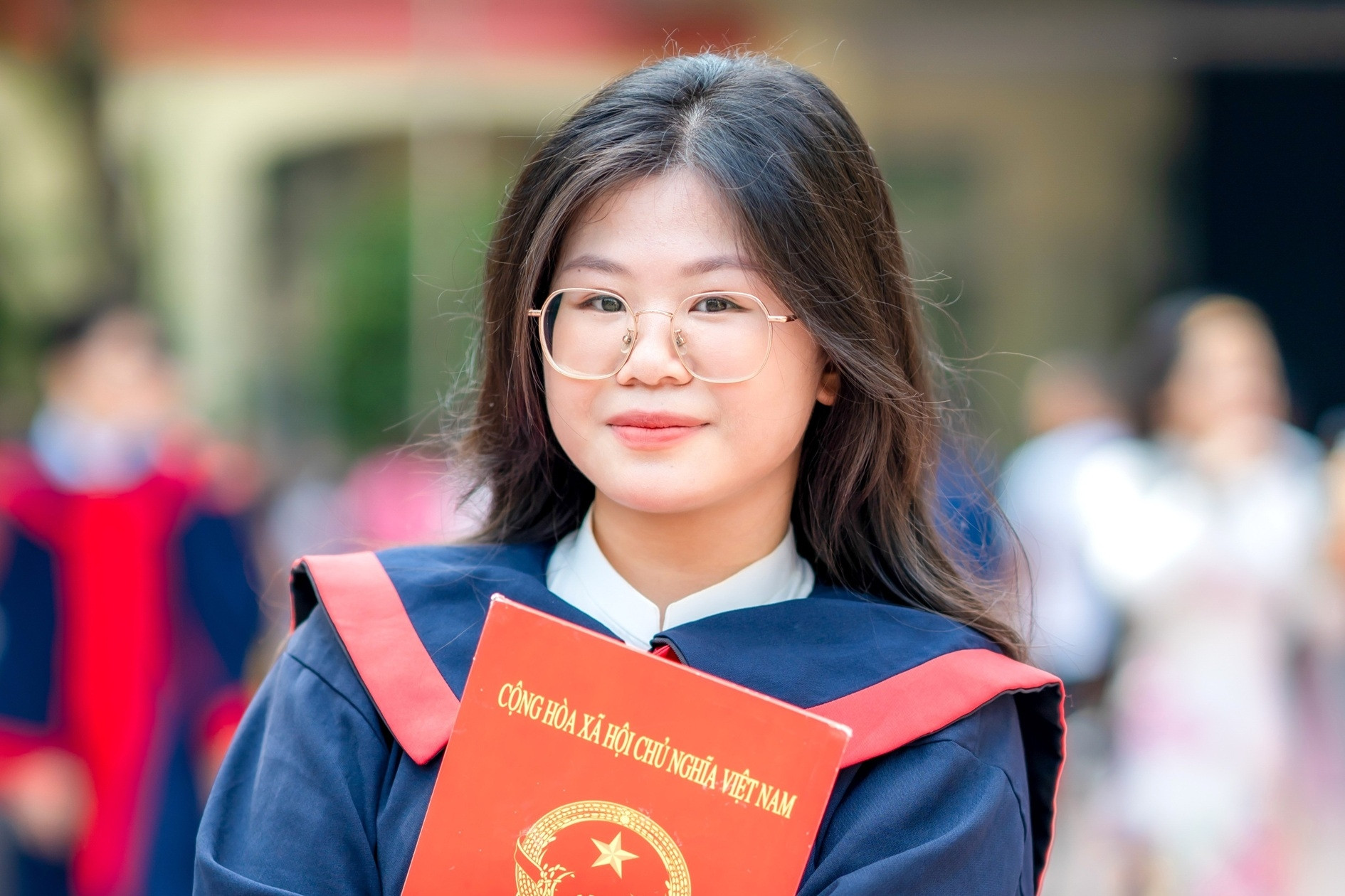 Nữ sinh 'trường làng' trúng tuyển 3 trường chuyên, Á khoa Chuyên Sư phạm