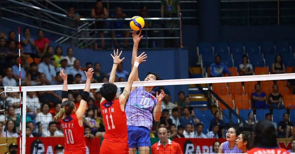 Trực tiếp bóng chuyền nữ Việt Nam 0-1 Korabelka: Rượt đuổi hấp dẫn