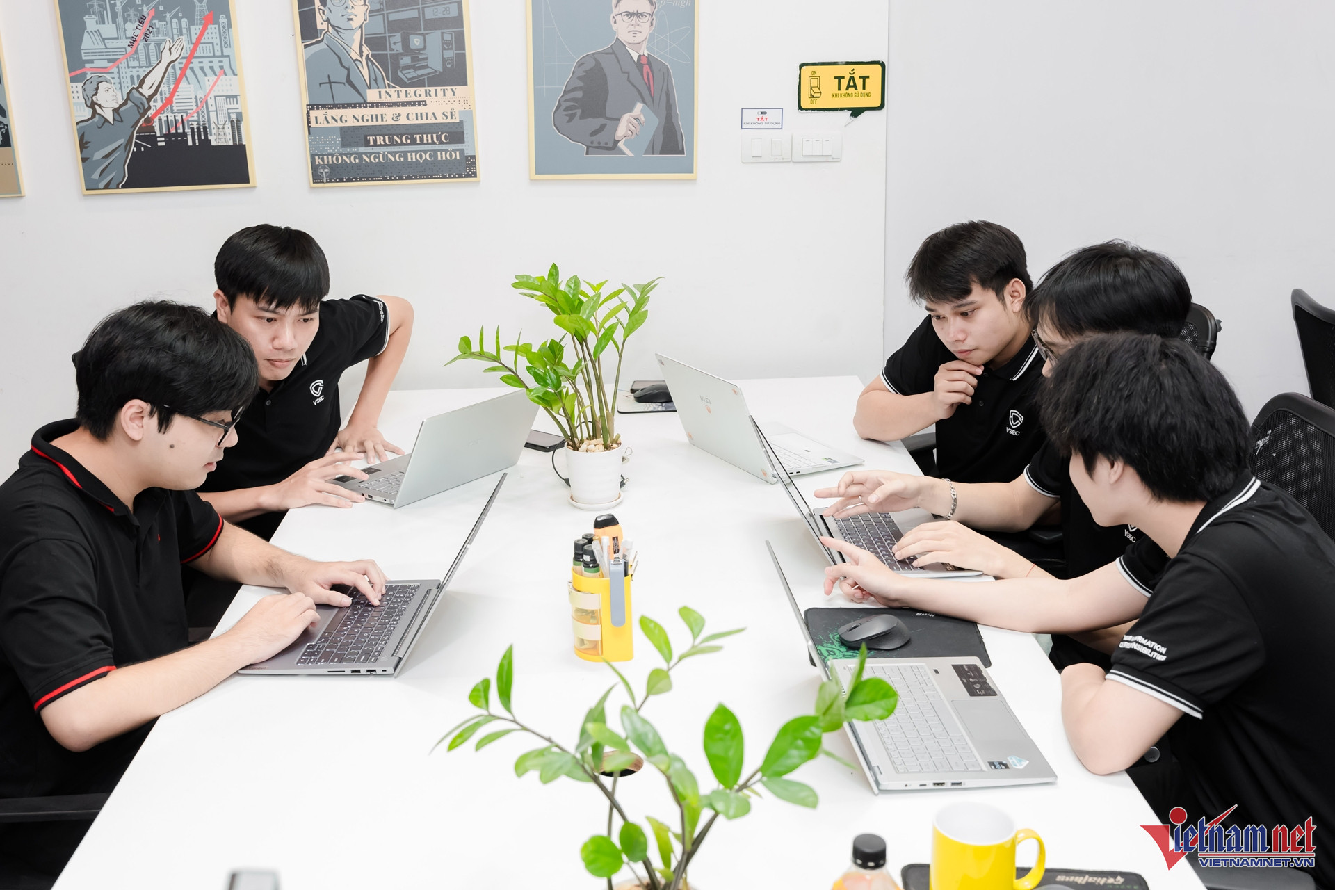 W-su kien an ninh mang quoc te 2025.jpg