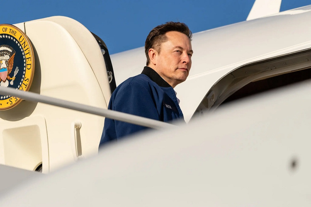 00musk wflt superJumbo.jpg