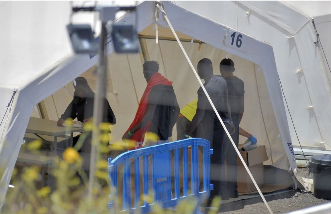 Biểu tình chống người di cư bùng phát dữ dội tại nước thành viên EU