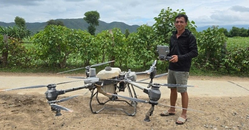 Người đàn ông dùng drone cứu 2 trẻ khỏi dòng nước xiết: 'Tim tôi như rớt ra ngoài'