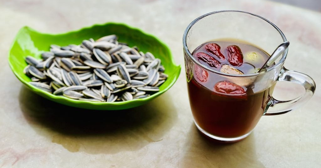Uống trà khi bụng đói có sao không?