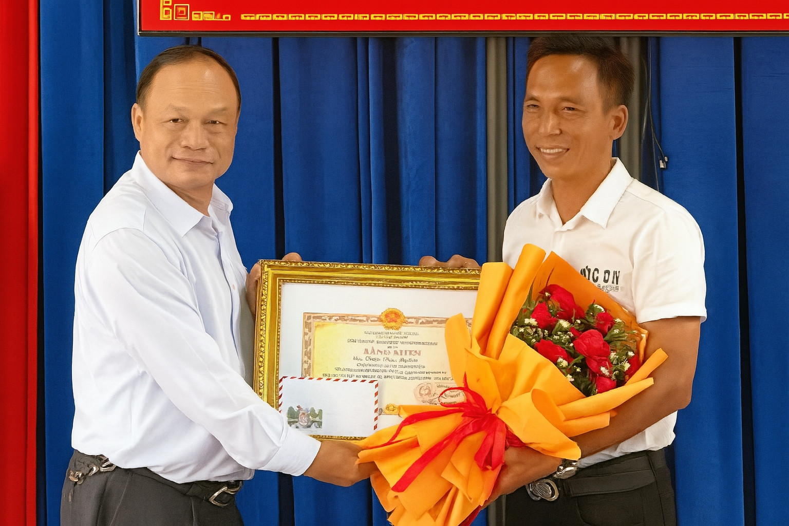 Tặng bằng khen cho người dùng drone giải cứu 2 bé mắc kẹt giữa nước xiết