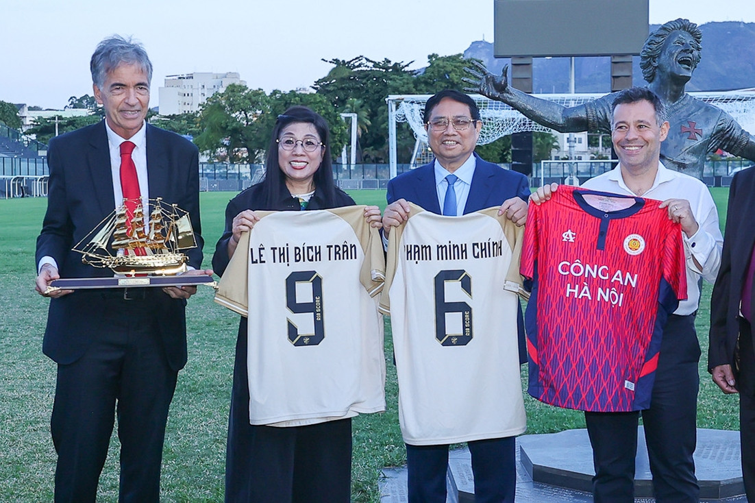 Thủ tướng thăm câu lạc bộ bóng đá hàng đầu Brazil, thúc đẩy hợp tác với Việt Nam