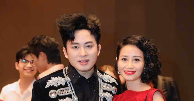 Tiết lộ người chị họ đặc biệt của Tùng Dương