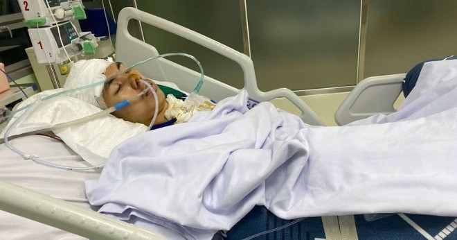 “Xin mọi người cứu con trai tôi với, nhà tôi chỉ có một mình cháu thôi”