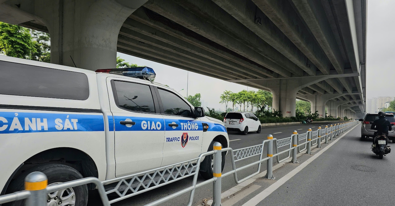 Cảnh tượng &amp;apos;khác lạ&amp;apos; trên đường Võ Chí Công trước khi chính thức tách làn