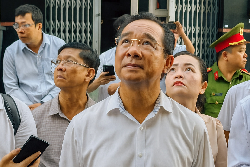 Chủ tịch TPHCM đến hiện trường, chỉ đạo khắc phục vụ cháy làm 8 người tử vong