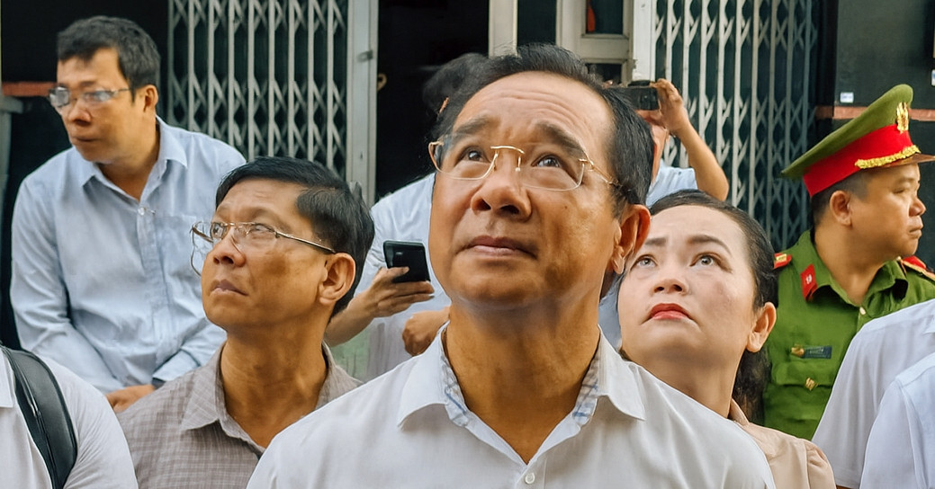Chủ tịch TPHCM đến hiện trường, chỉ đạo khắc phục vụ cháy làm 8 người tử vong