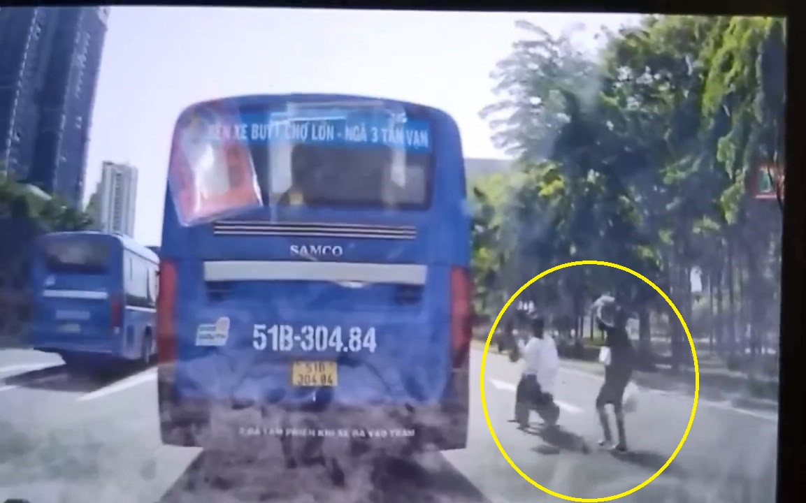 clip xe buyt.jpg