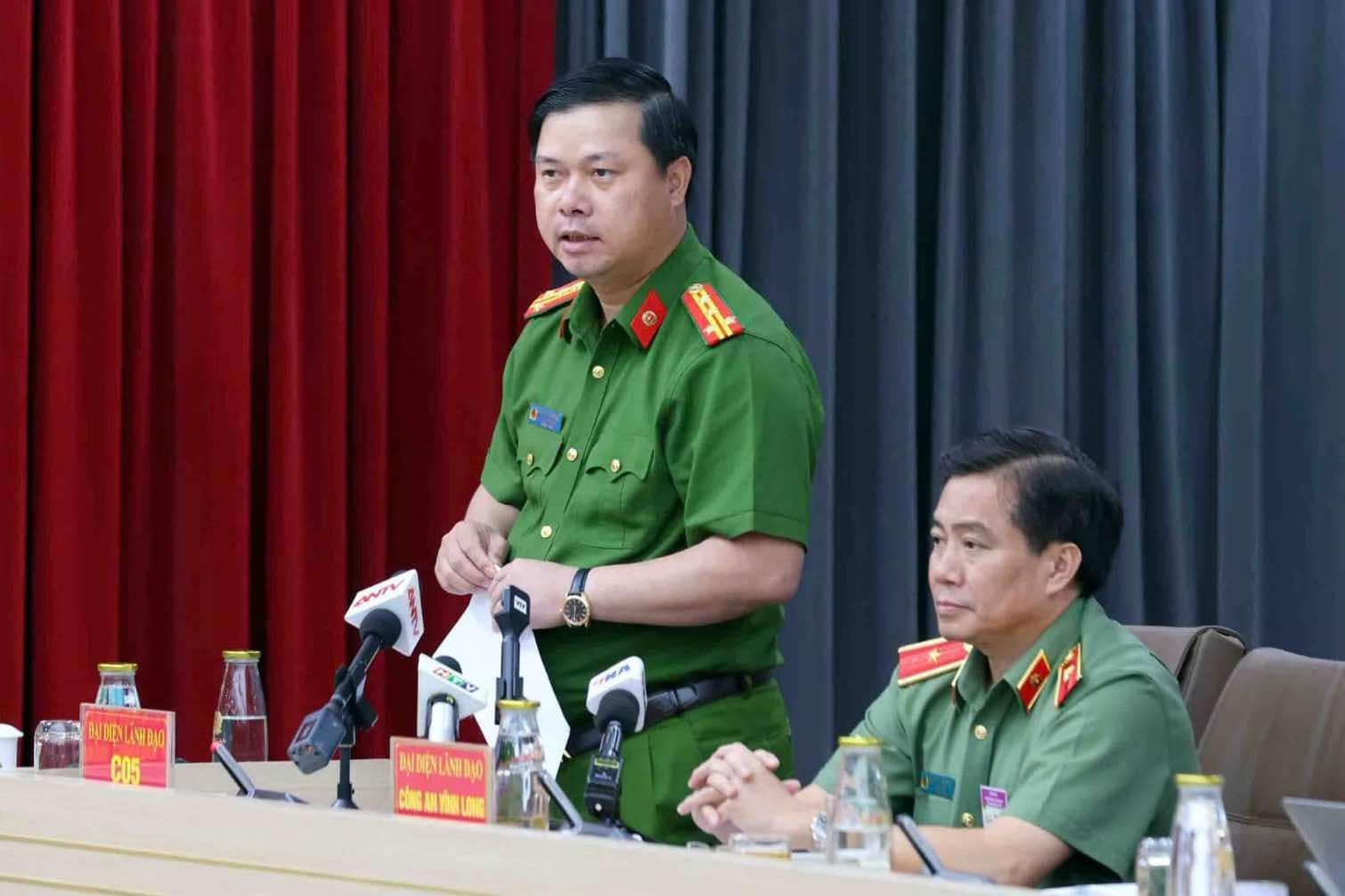 cong an 1.jpg
