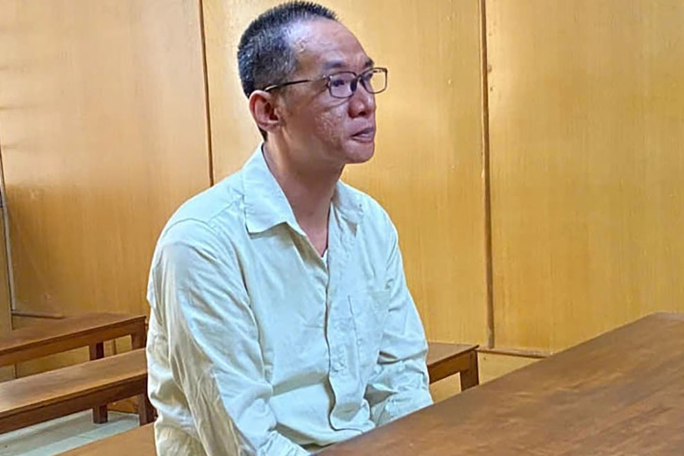 Cùng yêu một cô gái, nổ súng bắn bạn thân