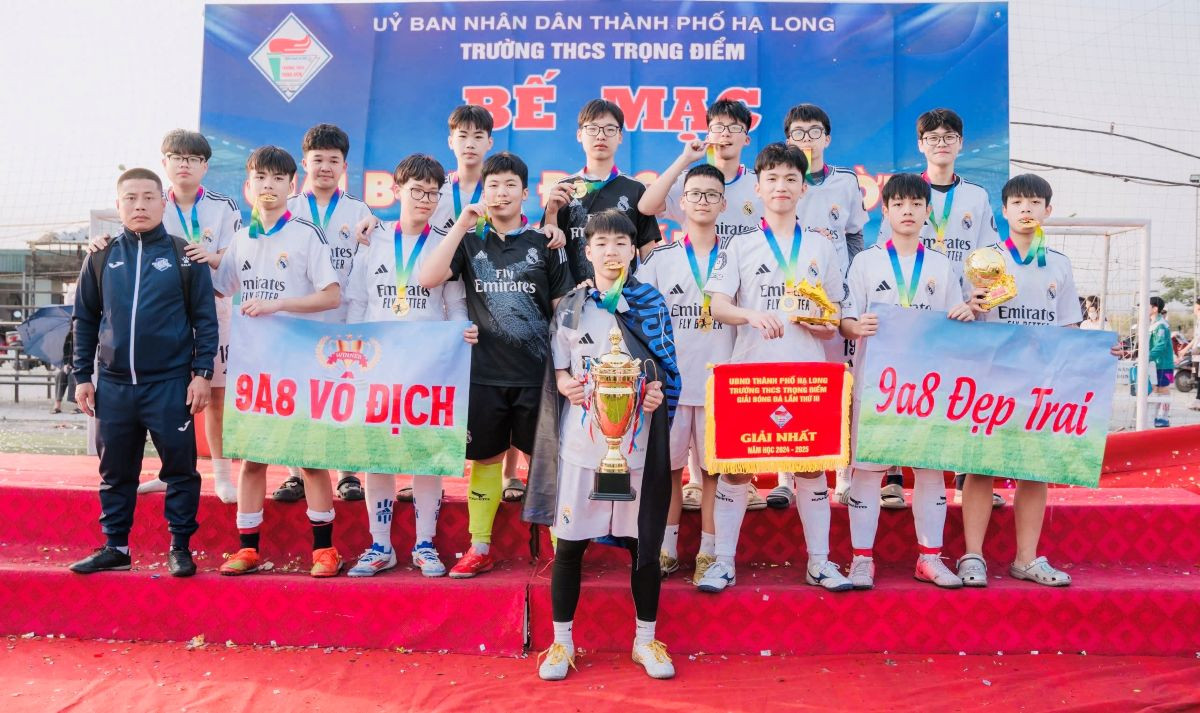 hai anh em va doi bong.jpg