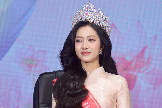 'Hoa hậu Việt Nam 2024 Hà Trúc Linh không thể tốt nghiệp đúng thời hạn'