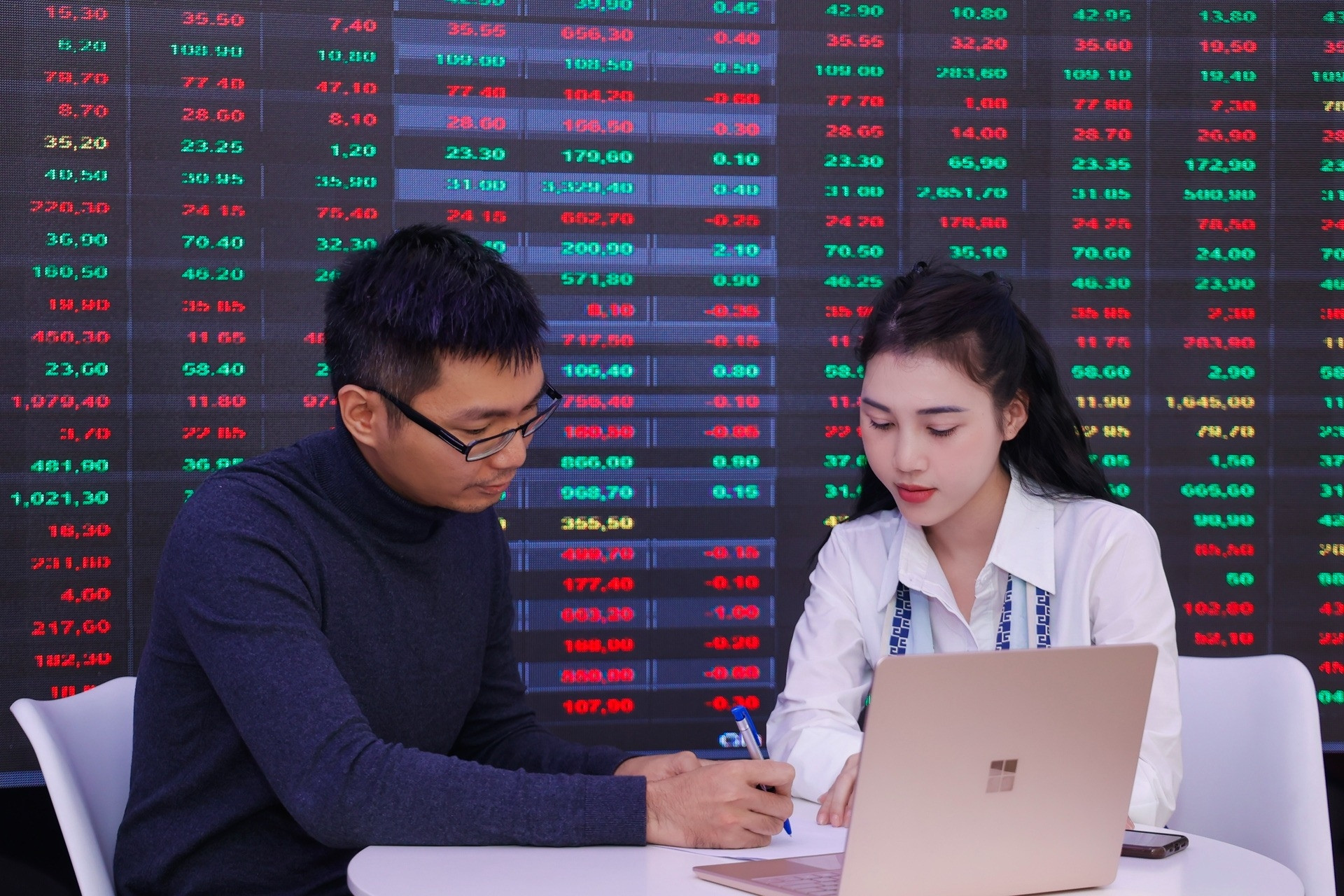 Hội thảo 'Nâng cao nhận thức nhà đầu tư, hướng tới nâng hạng thị trường chứng khoán'