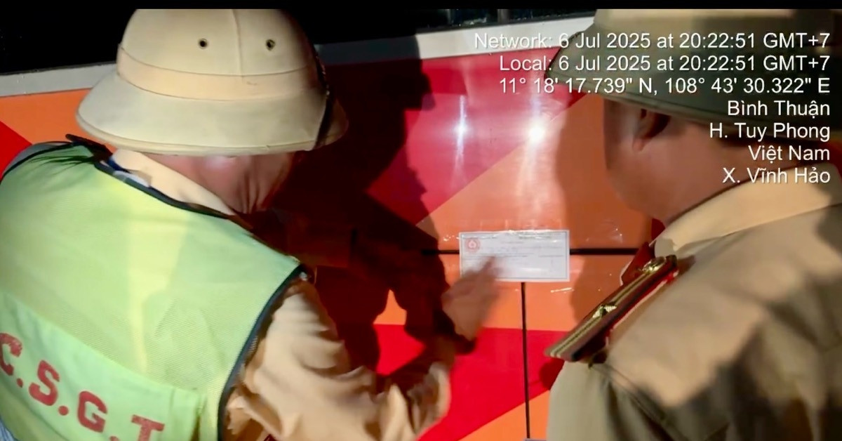 Tài xế bị tước bằng lái vẫn chạy xe giường nằm chở 38 khách trên cao tốc