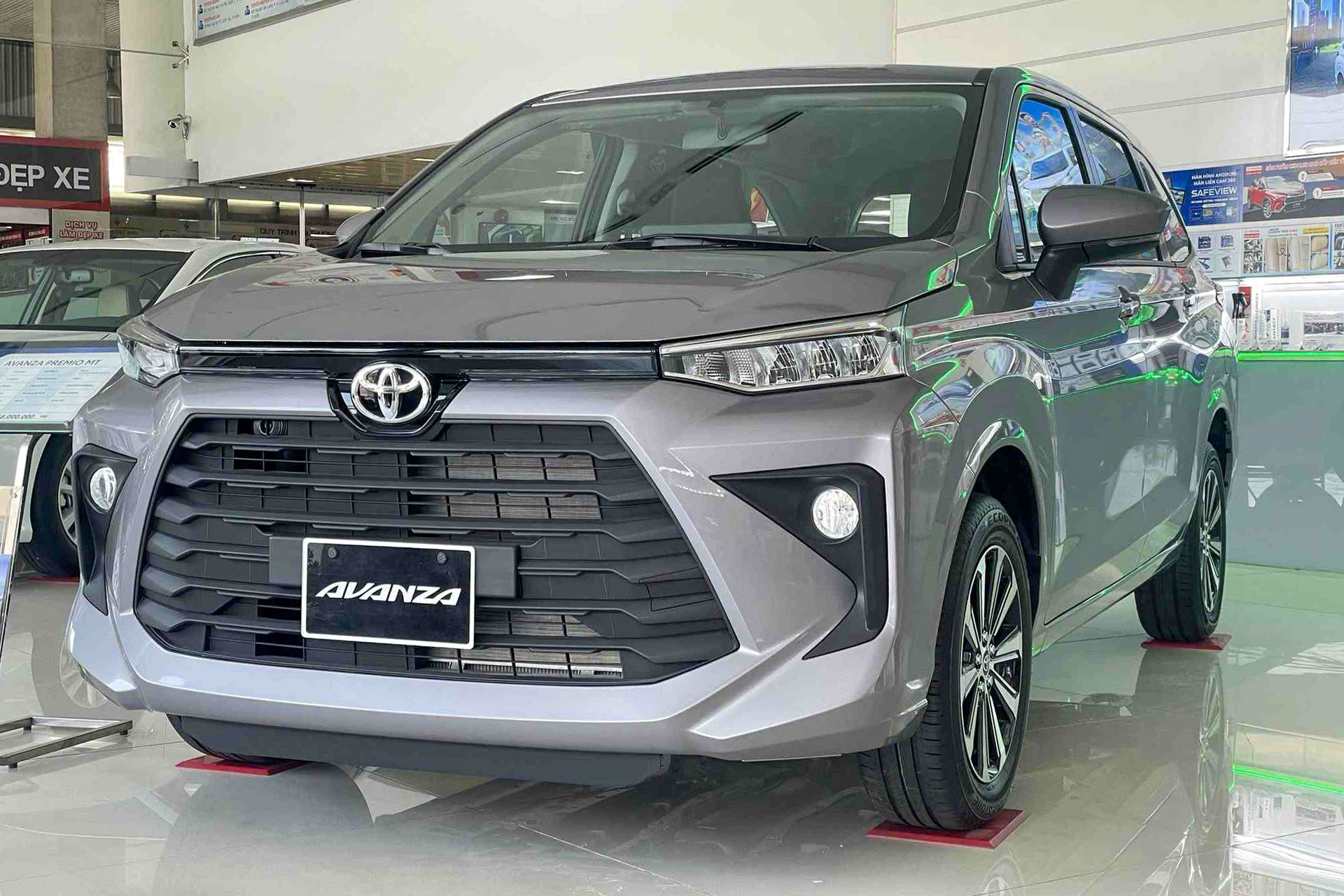 toyota avanza premio mt.jpg